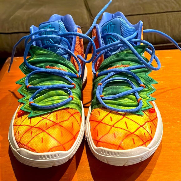 Nike Kyrie 5 Spongebob Pineapple House - Picture 2 of 5
